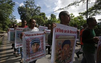 Messico, Ayotzinapa. «Né perdono né oblio», protesta all’ambasciata israeliana