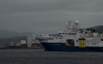 ONG, bloccata la nave Geo Barents: «Non ha salvato i dati della scatola nera»