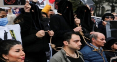 Iran. Giovani condannati a morte, giornalista arrestata