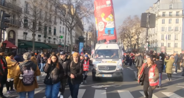 Francia. Nuova manifestazione per le pensioni: «Siamo 2 milioni e mezzo»