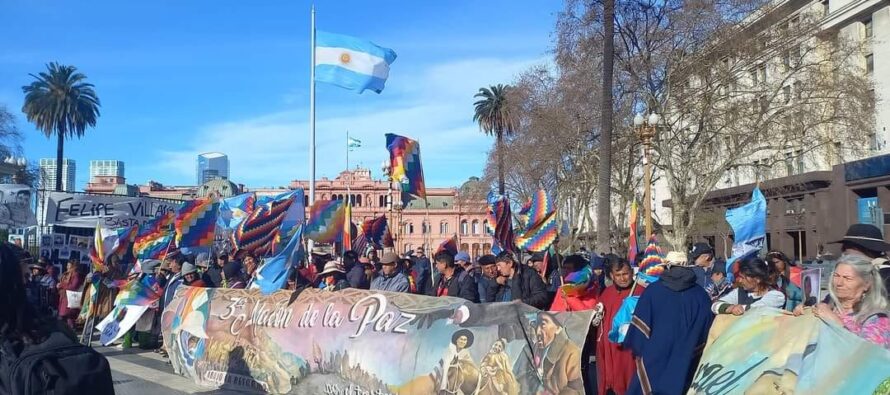 Argentina. Il Malón de la Paz protesta davanti alla corte suprema