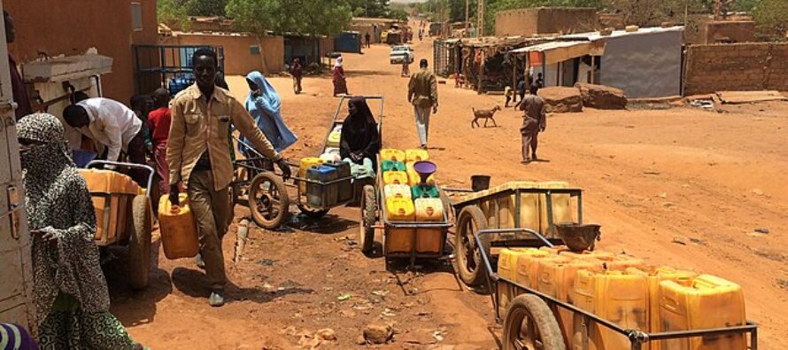 Niger. Niamey, i truffatori di sogni e la sofferenza dei poveri