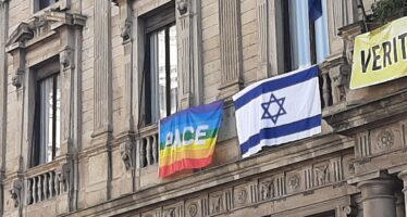 Milano. La piazza pro Israele contro il sindaco: «Via la bandiera dalla pace dal Comune»