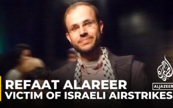 Lo scrittore e accademico Refaat Alareer ucciso ieri dalle bombe israeliane