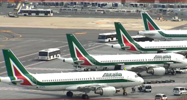 Alitalia: 2.668 licenziamenti ma la vertenza continua
